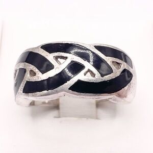 Size 7.5 Vintage Black onyx inlaid 925 sterling silver ring